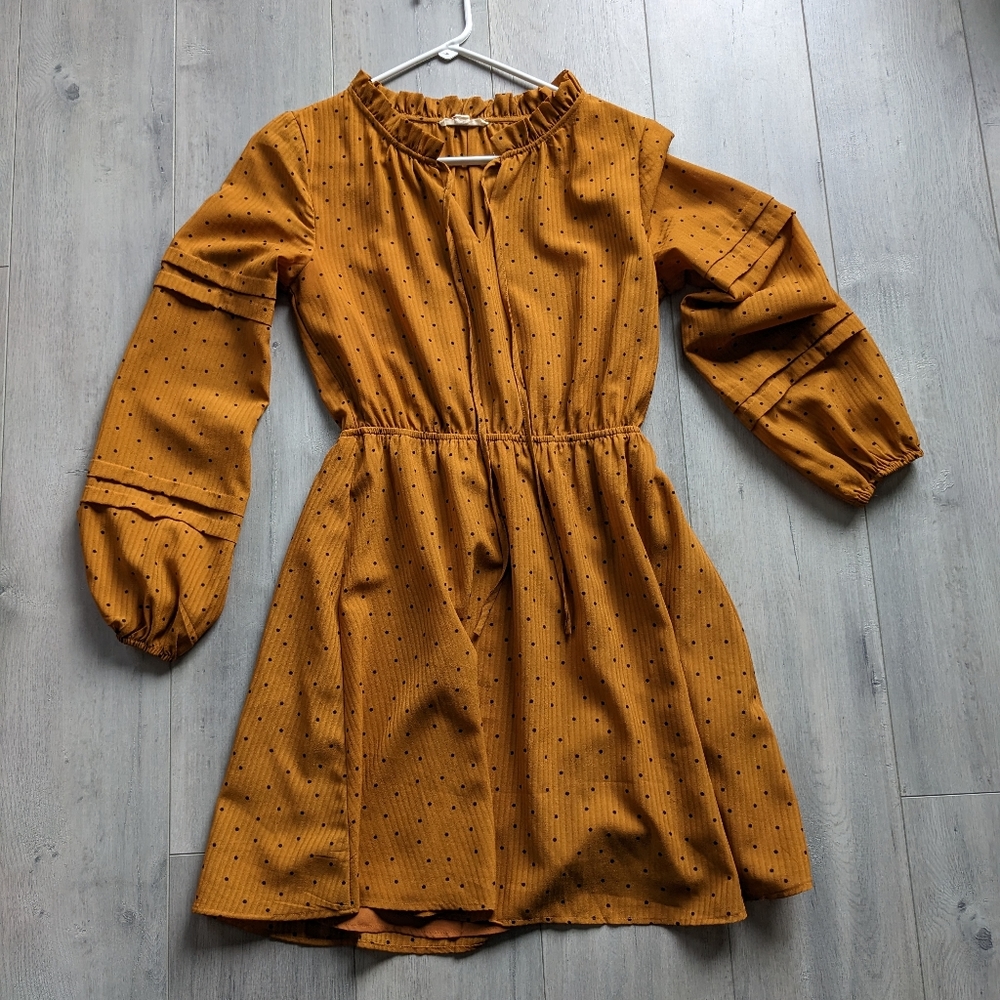 Golden polka dots long sleeve dress